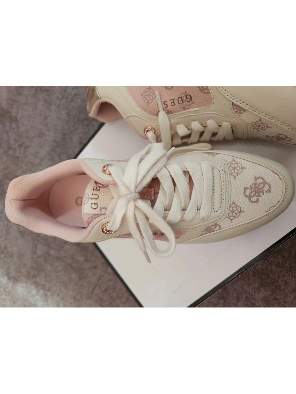 GUESS CAMRIO Retro Pink & White Platform Lace-Up Sneakers with Gold Accents